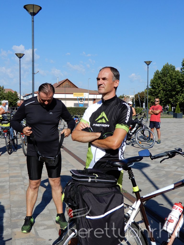 Kerékpártúra az autópályán 26